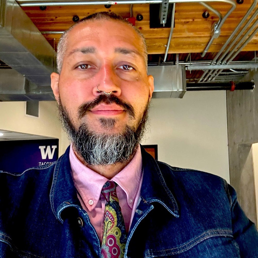 Meet your Posher, Isaias